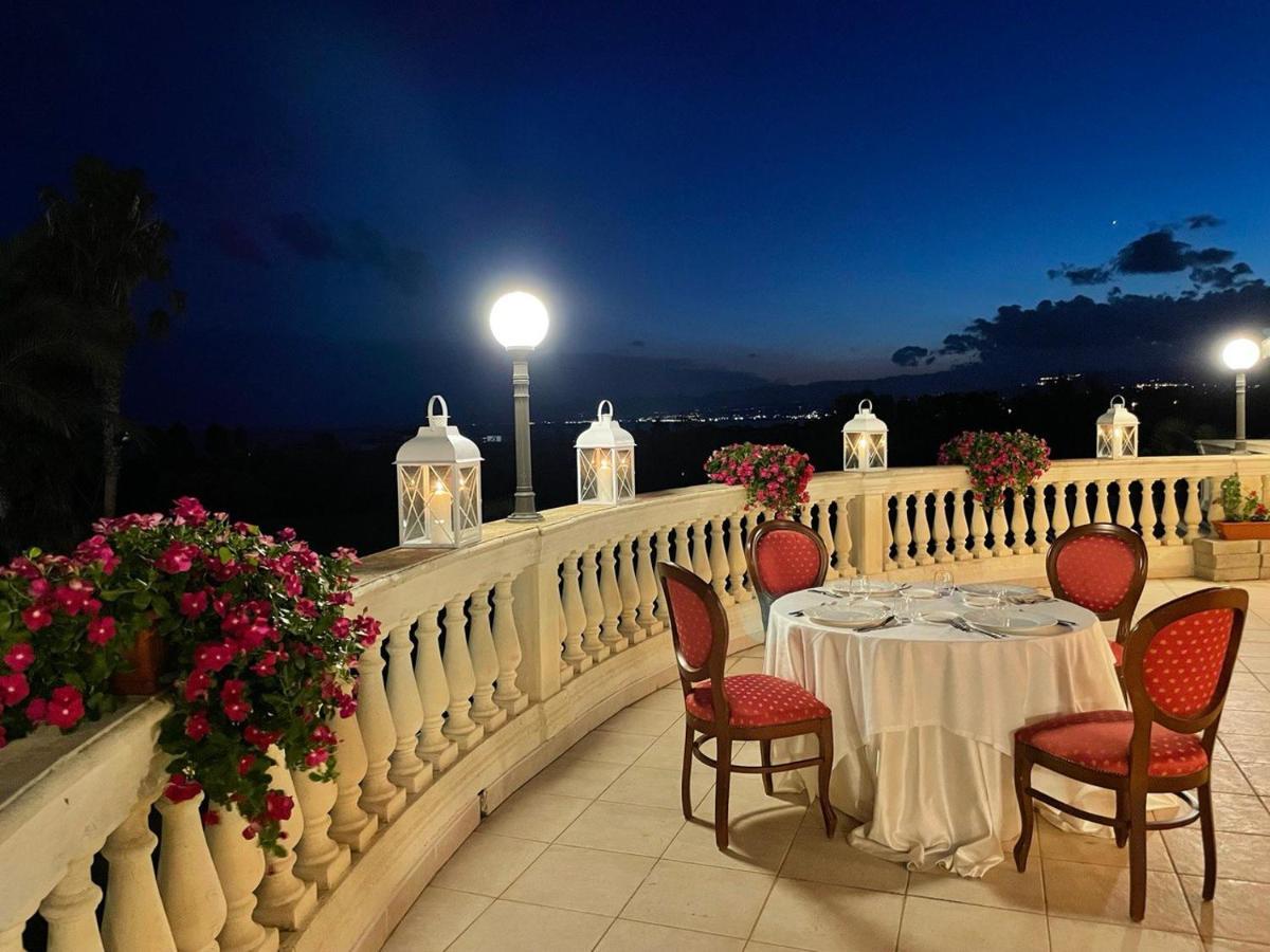 Parco Dei Principi Hotel Roccella Ionica Exteriör bild