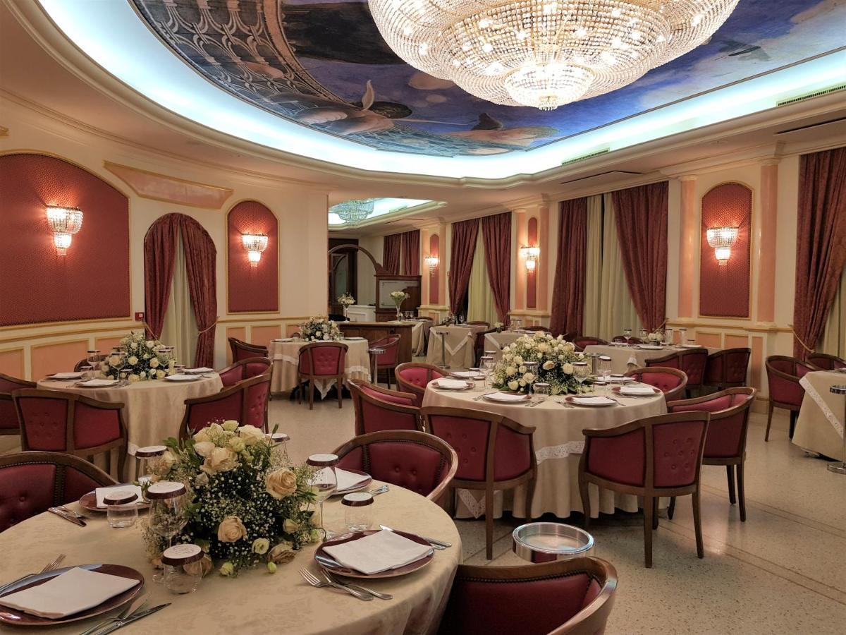 Parco Dei Principi Hotel Roccella Ionica Exteriör bild