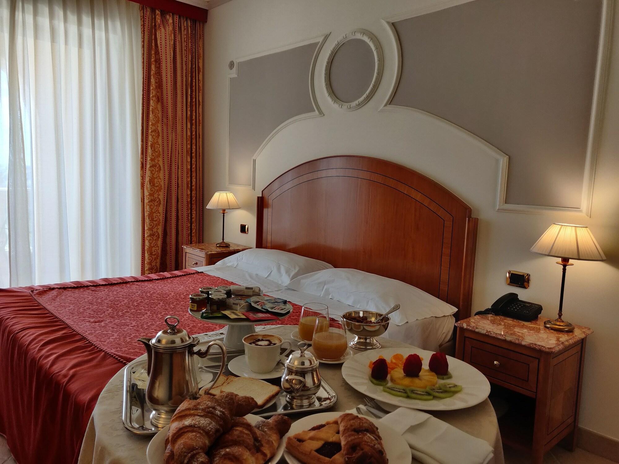 Parco Dei Principi Hotel Roccella Ionica Exteriör bild