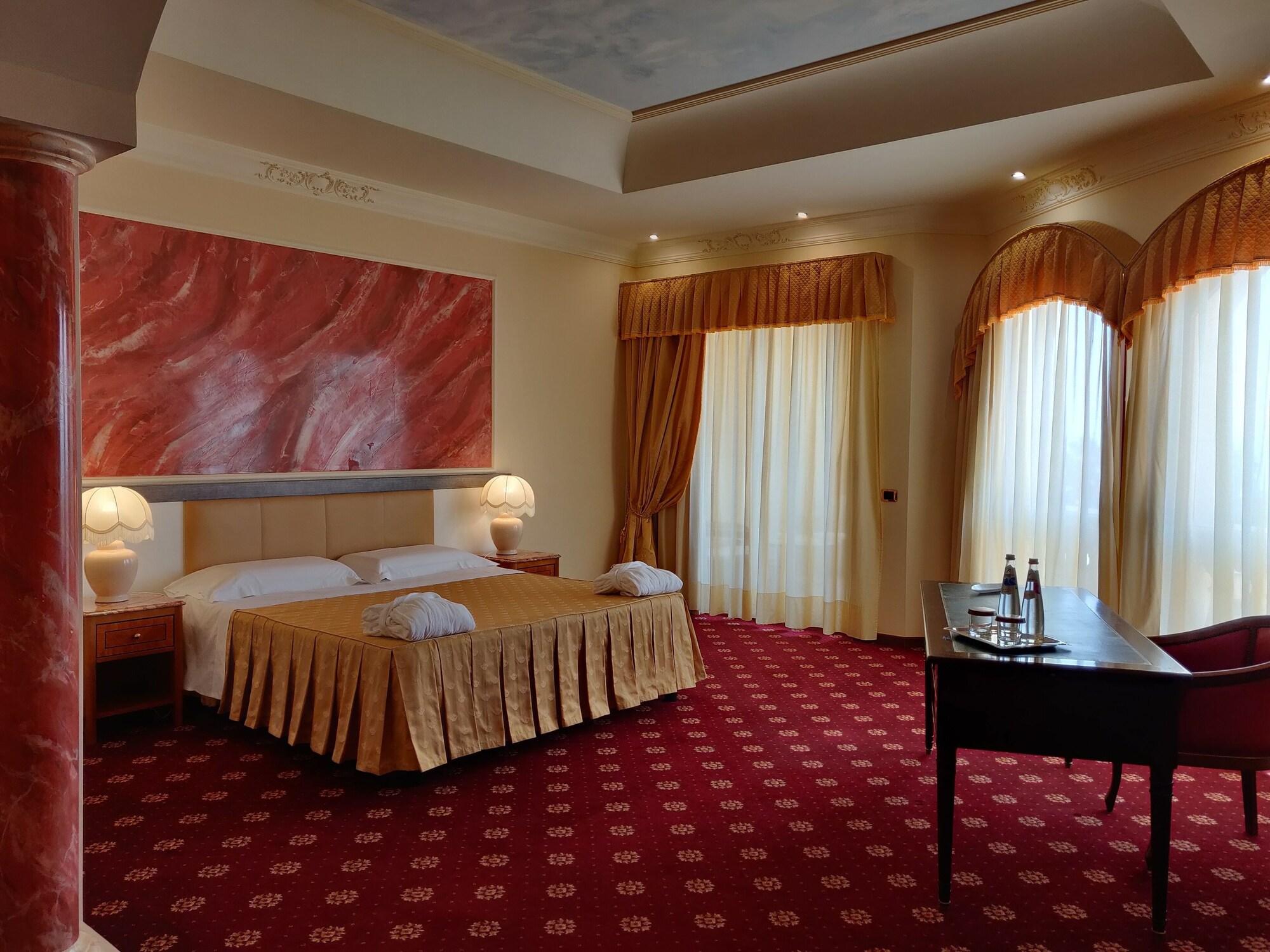 Parco Dei Principi Hotel Roccella Ionica Exteriör bild