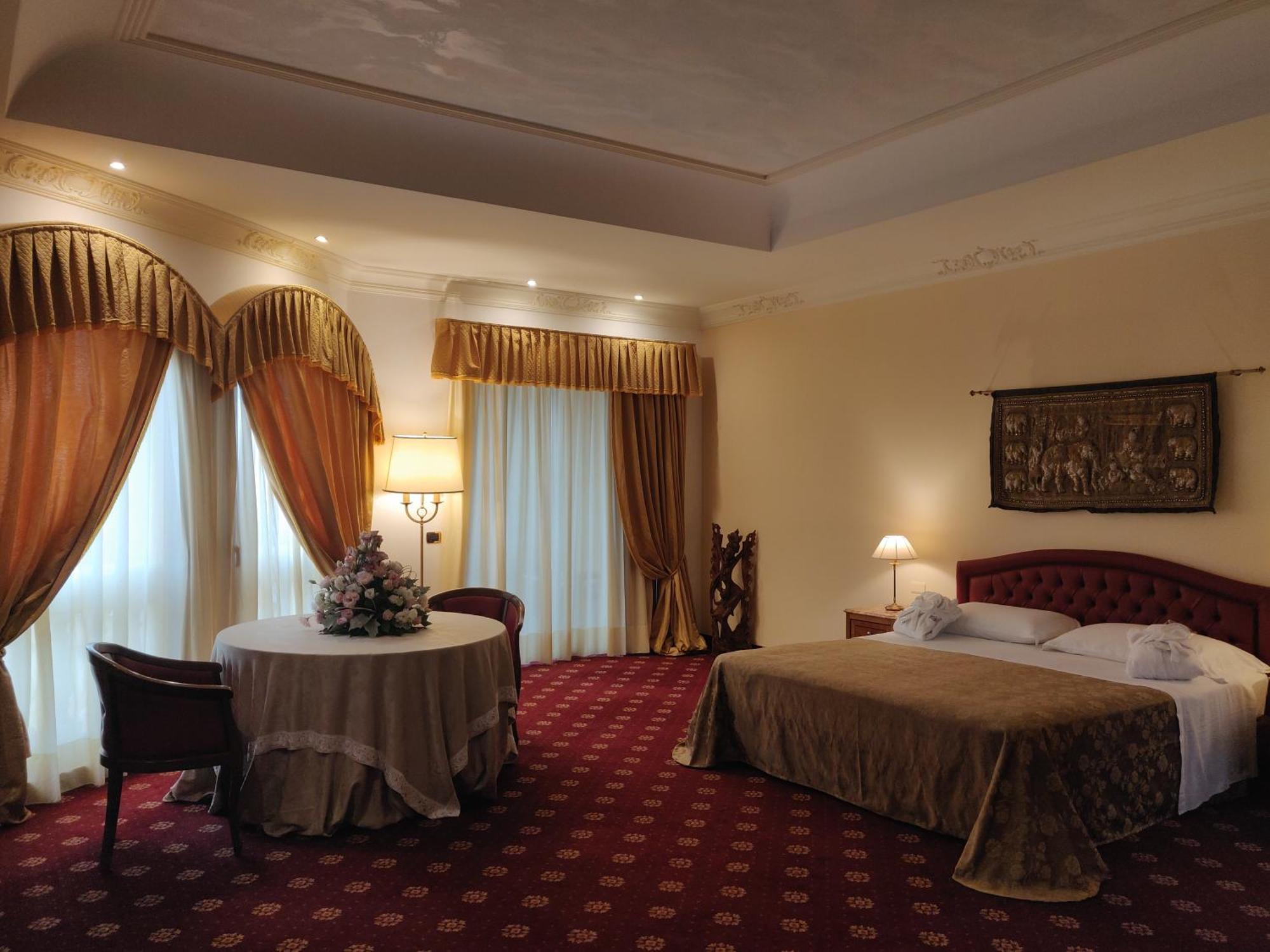 Parco Dei Principi Hotel Roccella Ionica Exteriör bild