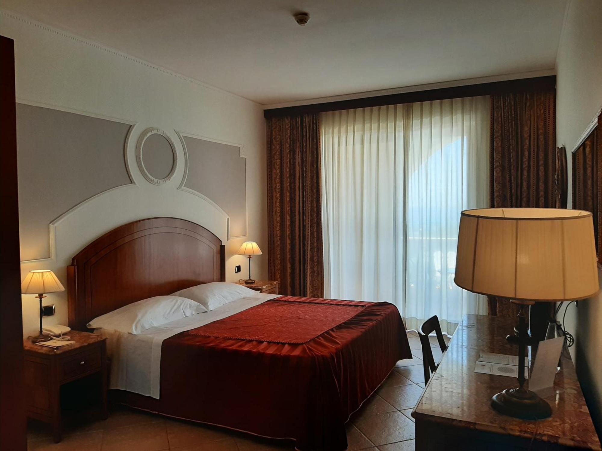 Parco Dei Principi Hotel Roccella Ionica Exteriör bild