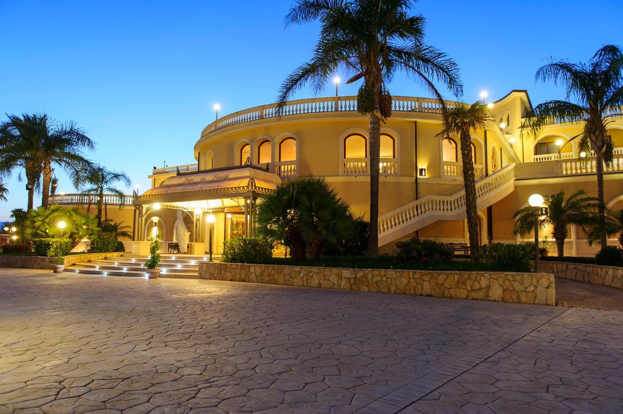 Parco Dei Principi Hotel Roccella Ionica Exteriör bild