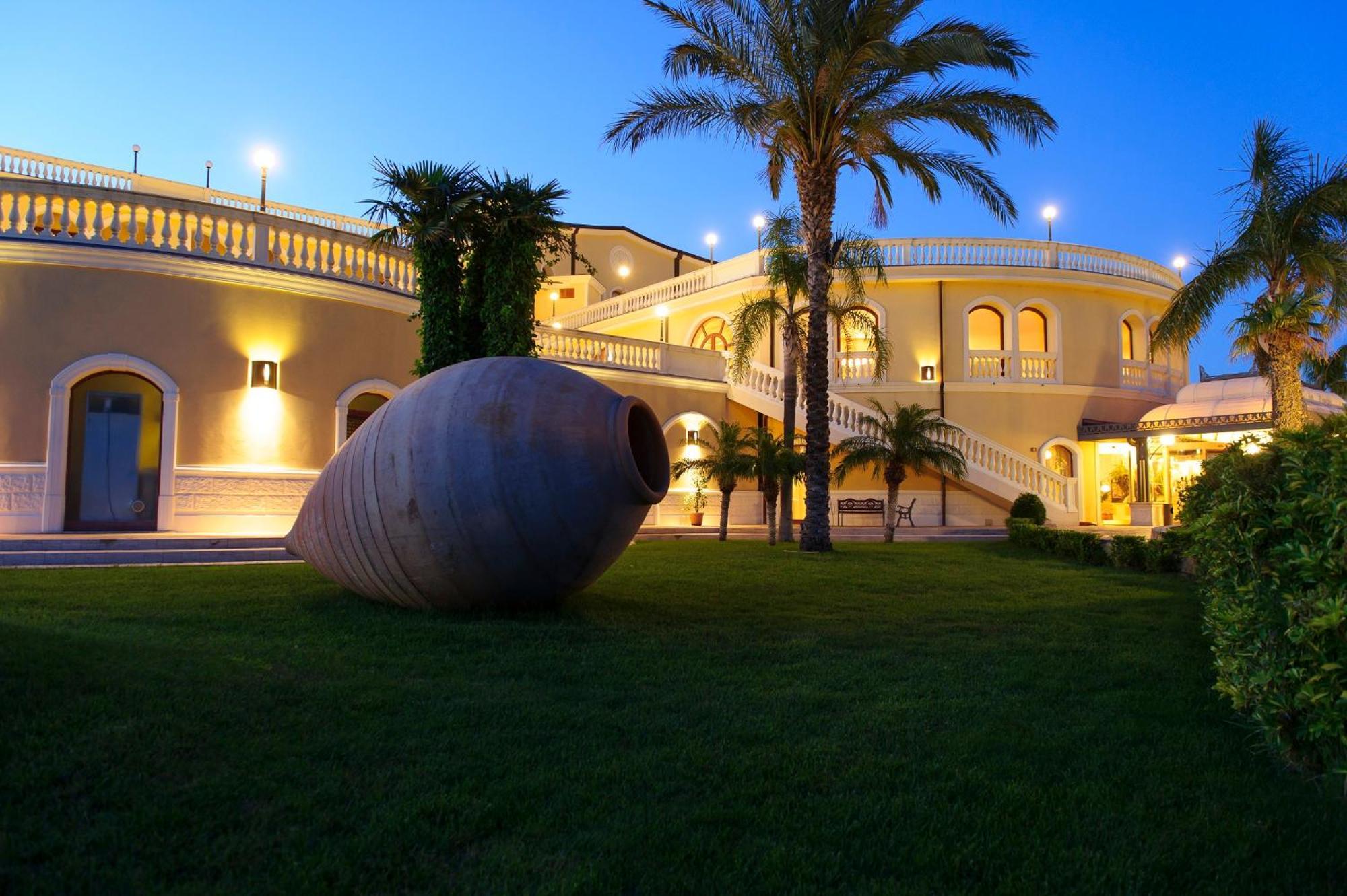 Parco Dei Principi Hotel Roccella Ionica Exteriör bild