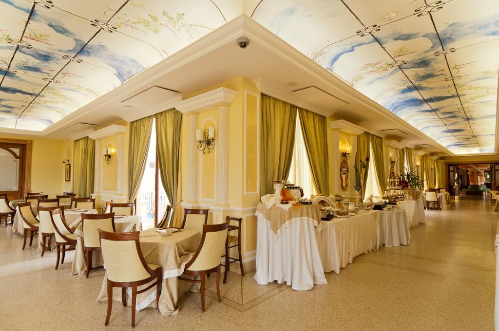 Parco Dei Principi Hotel Roccella Ionica Exteriör bild